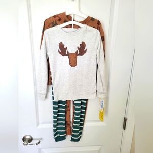 NWT Carters moose pajamas size 5T, 2 pair